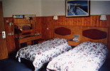 asty_hotel_nicosia_bedroom.jpg (29615 bytes)